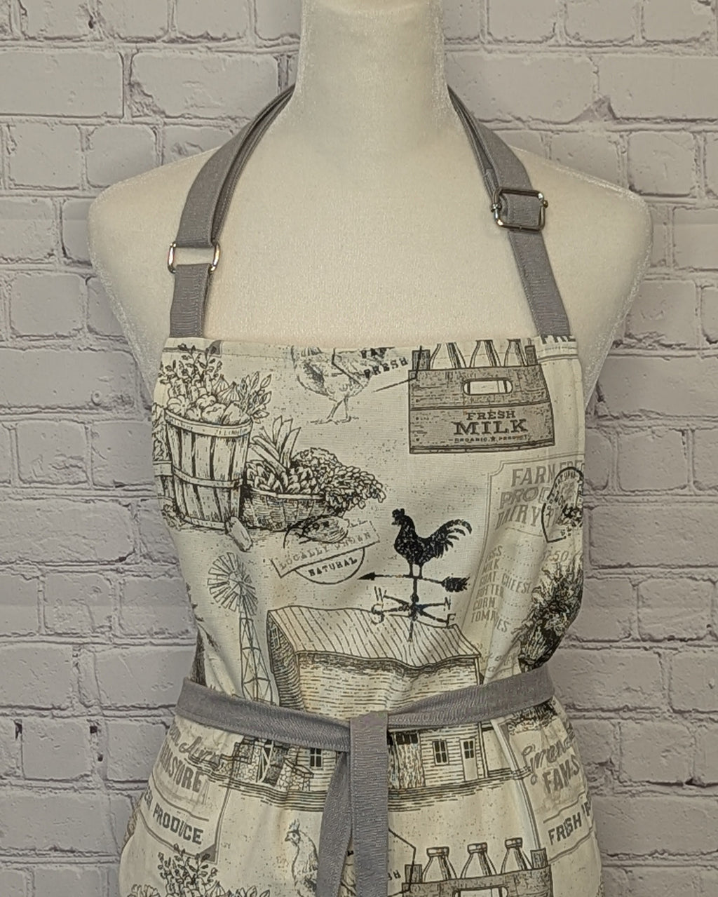 Classic Apron with a Farmhouse Motif