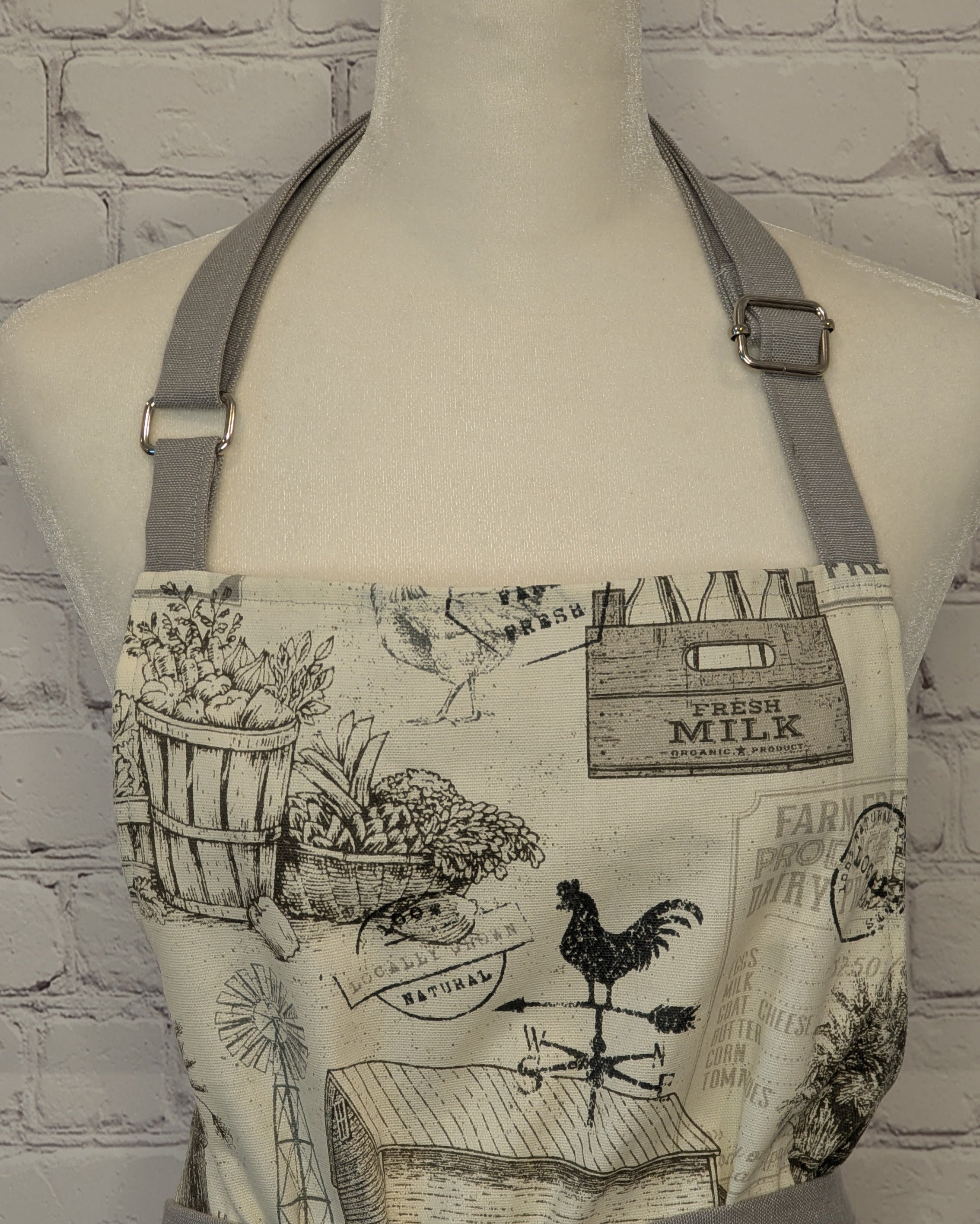 Classic Apron with a Farmhouse Motif