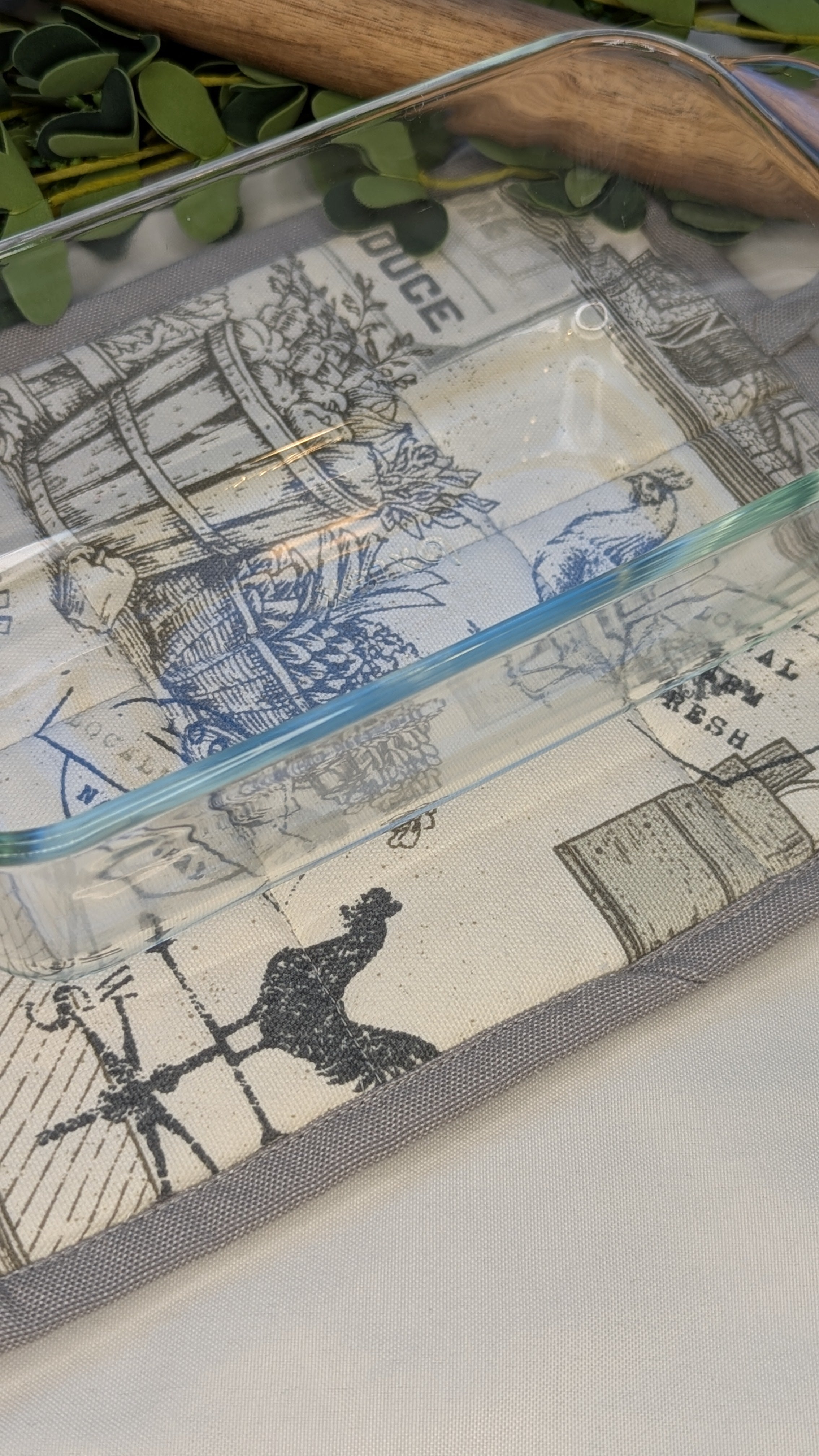 Casserole Hot Pad / Farmhouse Motif