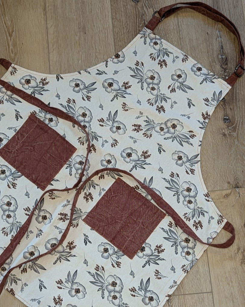 Classic Apron in Gray Floral