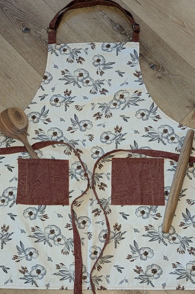 Classic Apron in Gray Floral