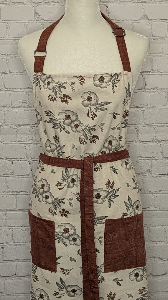 Classic Apron in Gray Floral
