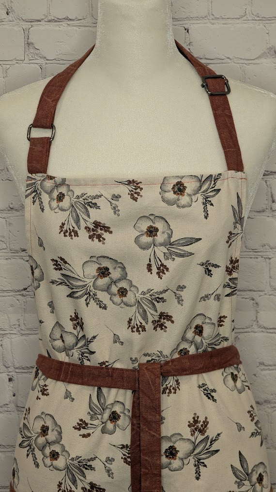 Classic Apron in Gray Floral