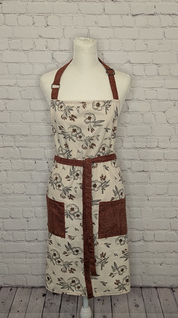 Classic Apron in Gray Floral
