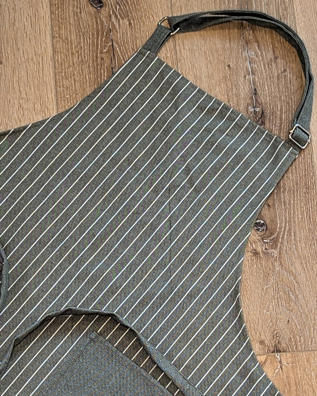 Classic Apron in Olive Green Striped