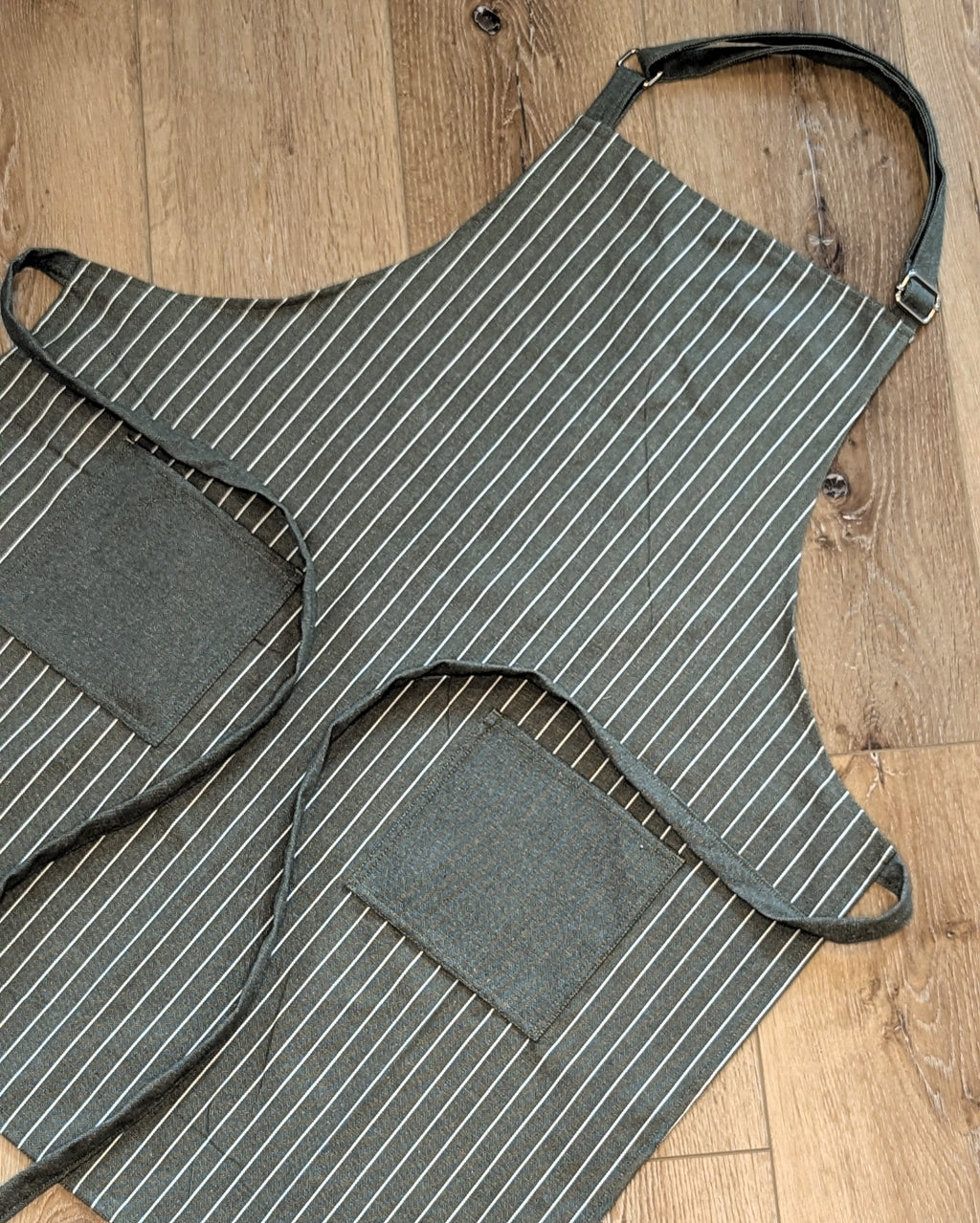 Classic Apron in Olive Green Striped