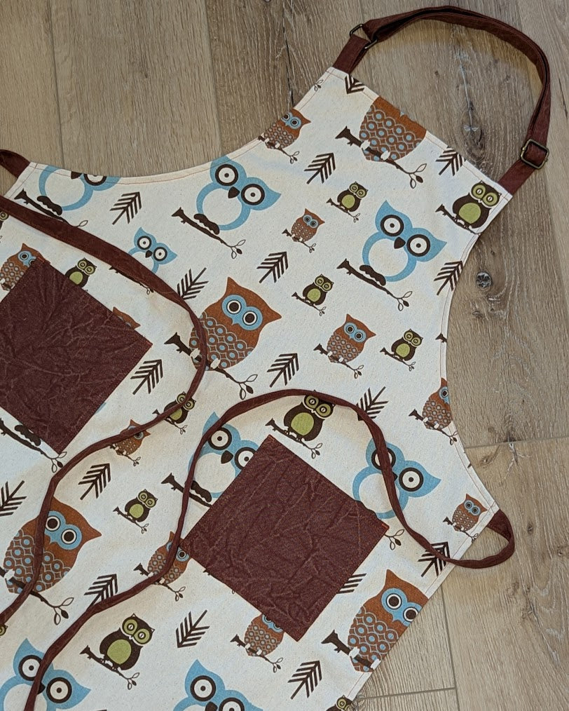 Classic Apron w/ Owl Motif
