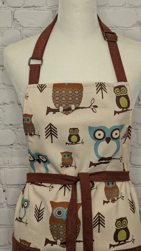 Classic Apron w/ Owl Motif