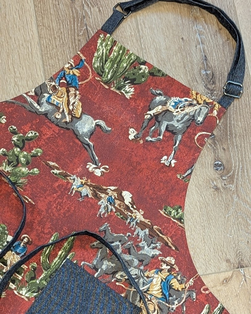 Classic Apron w/ Western Theme