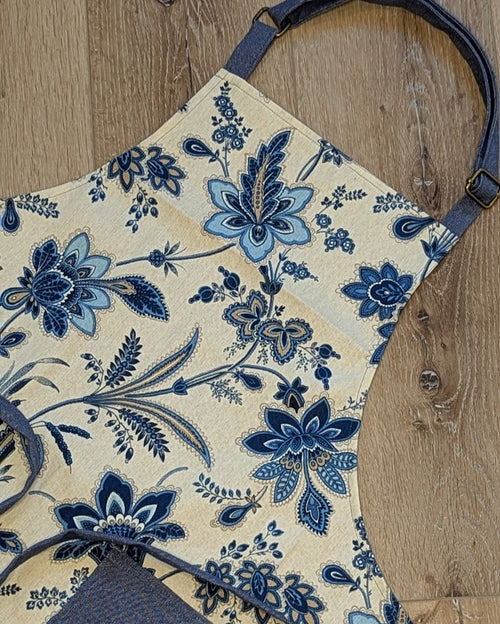 Classic Apron in Blue Floral