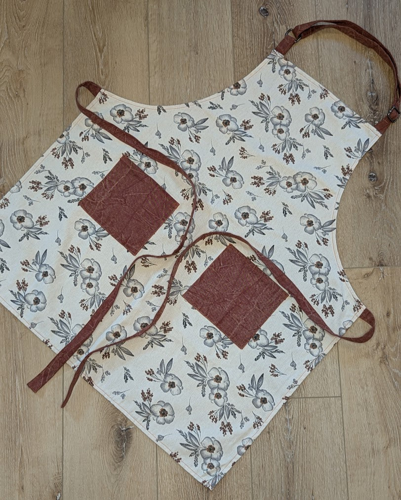Classic Apron in Gray Floral