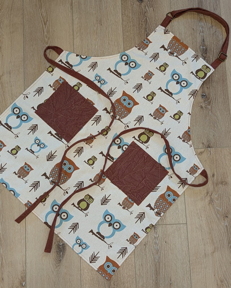 Classic Apron w/ Owl Motif